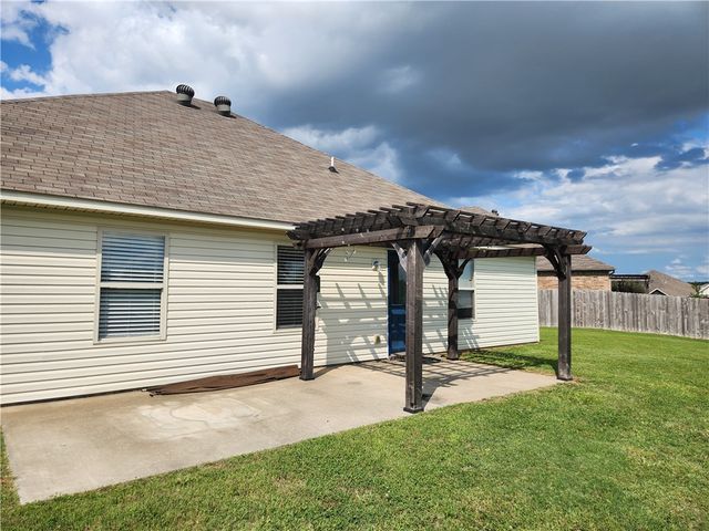 2607 Whispering Woods Court, Lowell, AR 72745