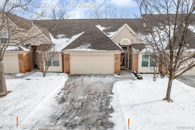 5481 Greenway Drive 79, Trenton, MI 48183
