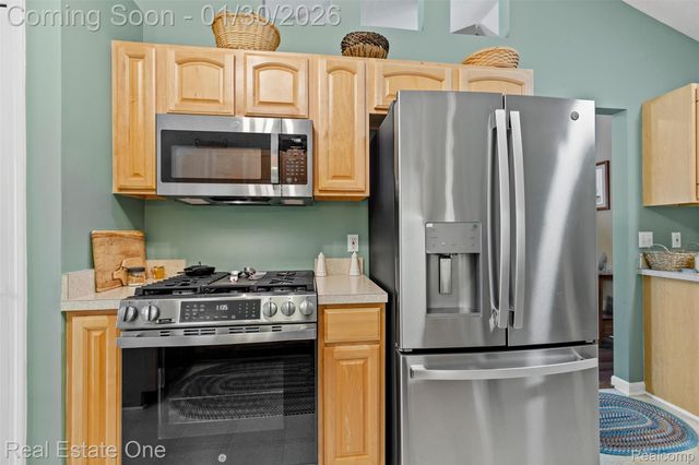 5481 Greenway Drive 79, Trenton, MI 48183