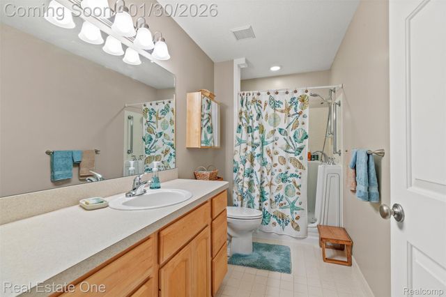 5481 Greenway Drive 79, Trenton, MI 48183