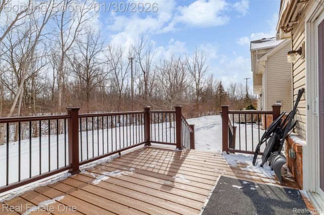 5481 Greenway Drive 79, Trenton, MI 48183