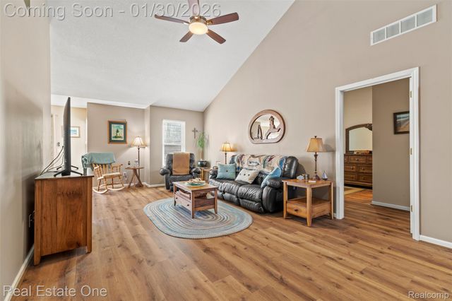 5481 Greenway Drive 79, Trenton, MI 48183