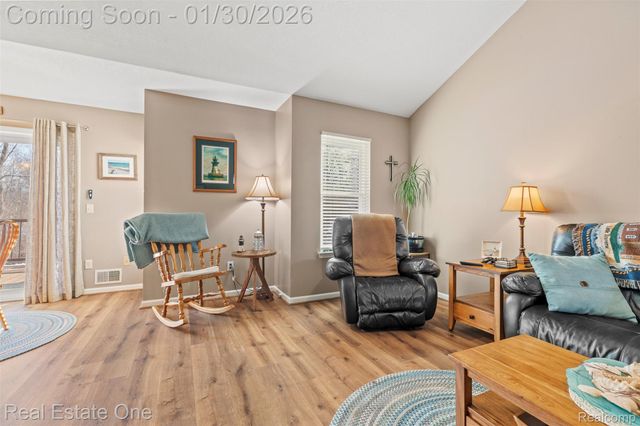 5481 Greenway Drive 79, Trenton, MI 48183