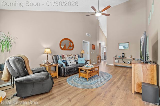 5481 Greenway Drive 79, Trenton, MI 48183