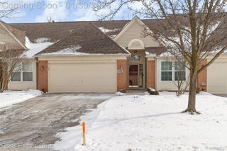 5481 Greenway Drive 79, Trenton, MI 48183