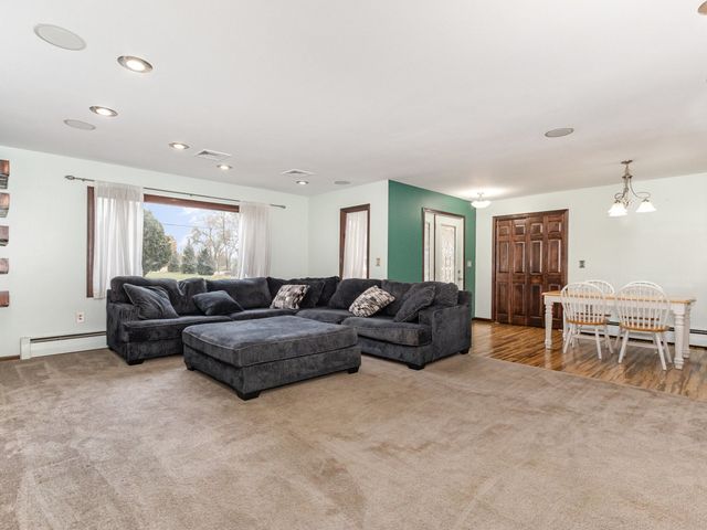 270 E Southmor Road, Morris, IL 60450