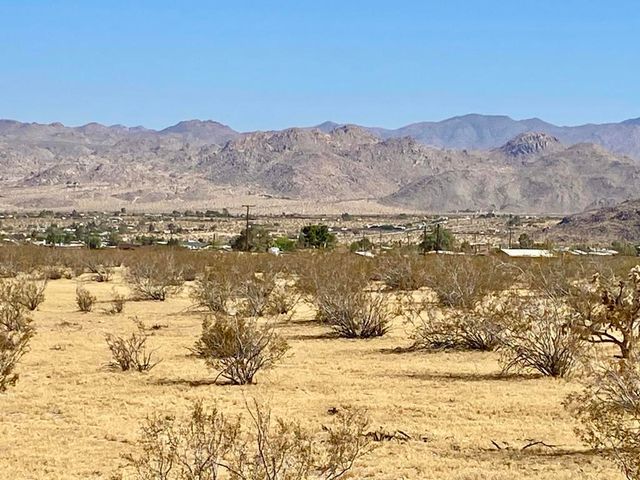 4225 Benji Avenue, Joshua Tree, CA 92252