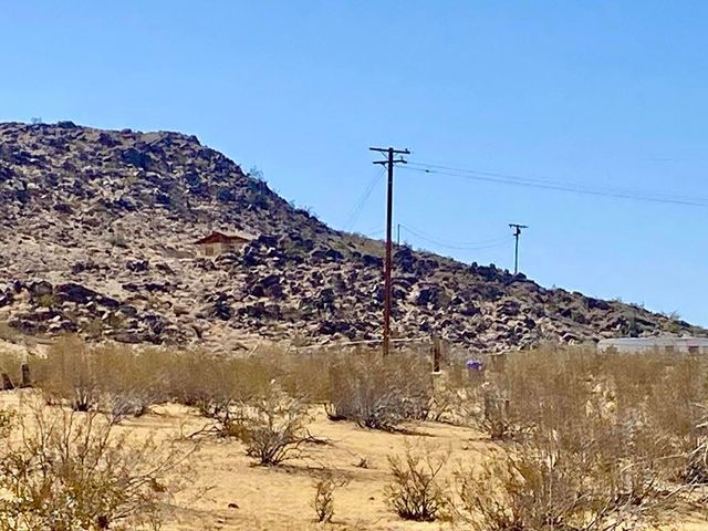 4225 Benji Avenue, Joshua Tree, CA 92252