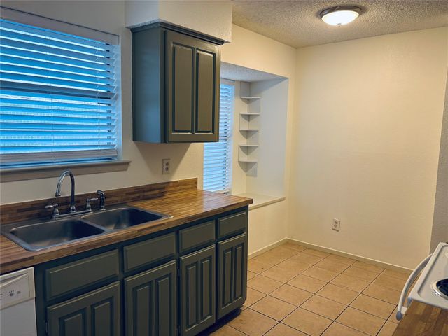 9928 Camfield Avenue, Frisco, TX 75033