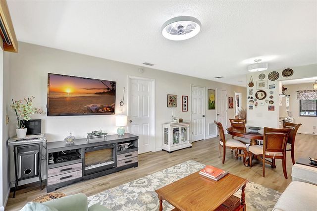 4646 LONGWATER CHASE 98, Sarasota, FL 34235