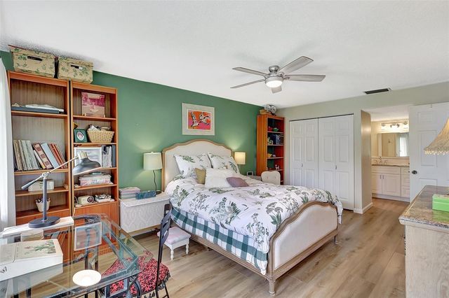 4646 LONGWATER CHASE 98, Sarasota, FL 34235