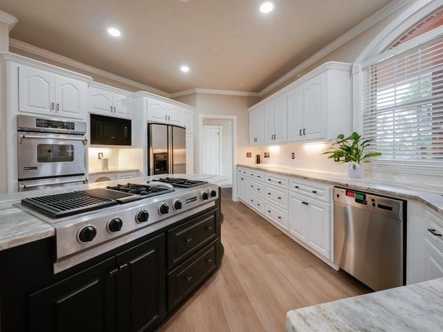 35826 Post Oak Circle, Magnolia, TX 77355