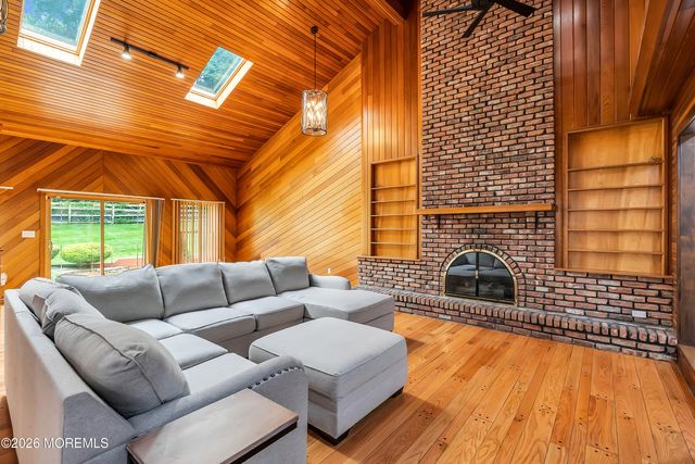6 Deep Wood Lane, Colts Neck, NJ 07722