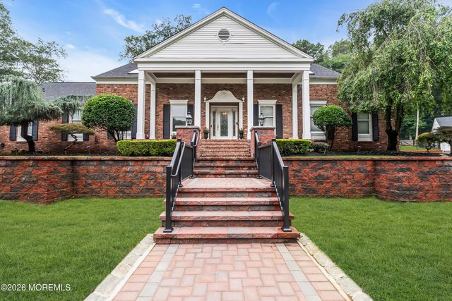 6 Deep Wood Lane, Colts Neck, NJ 07722