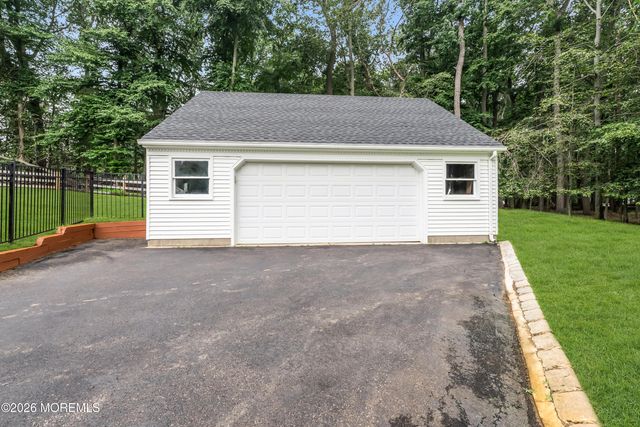 6 Deep Wood Lane, Colts Neck, NJ 07722