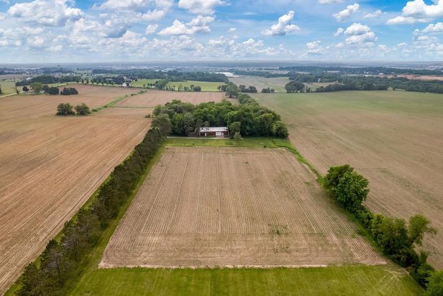 10406 S Walker Road, Beloit, WI 53511