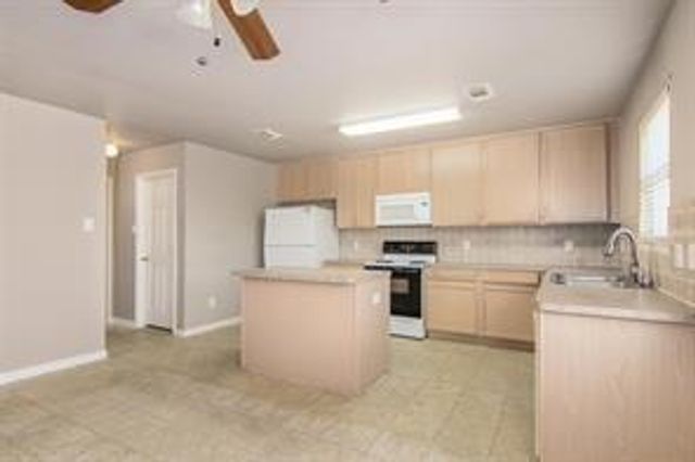 9623 Rads Point, Sugar Land, TX 77498