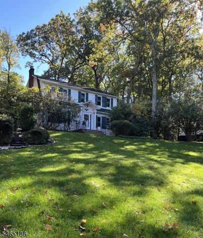 5 Upland Way, Verona Twp., NJ 07044