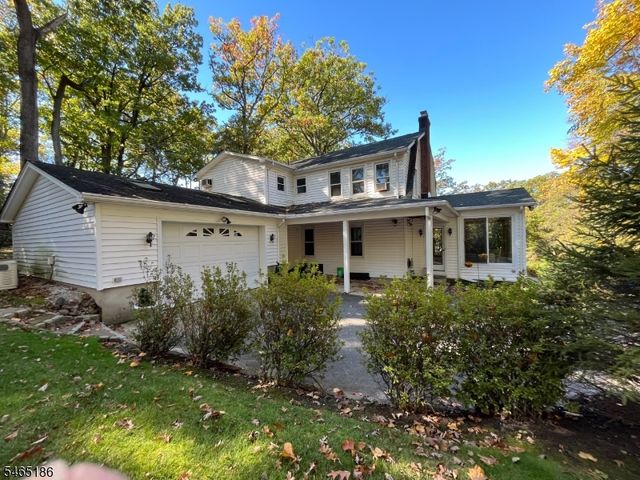 5 Upland Way, Verona Twp., NJ 07044