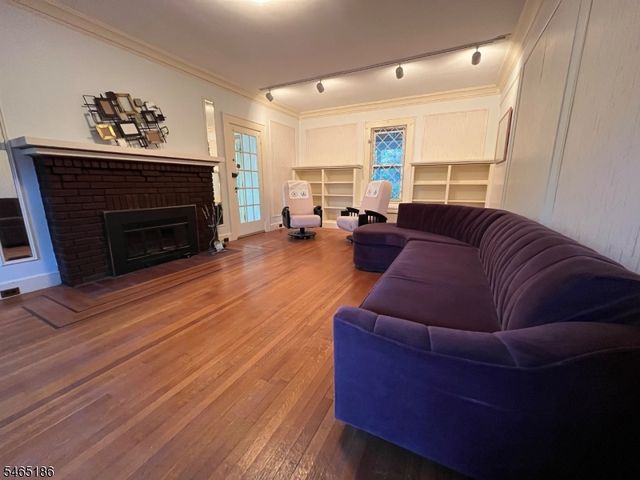 5 Upland Way, Verona Twp., NJ 07044