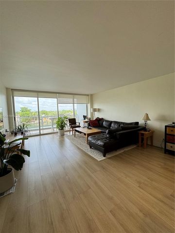 5700 Collins Avenue 6J, Miami Beach, FL 33140