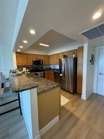 5700 Collins Avenue 6J, Miami Beach, FL 33140