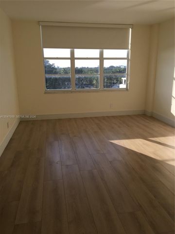 5700 Collins Avenue 6J, Miami Beach, FL 33140