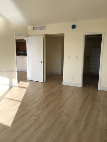 5700 Collins Avenue 6J, Miami Beach, FL 33140