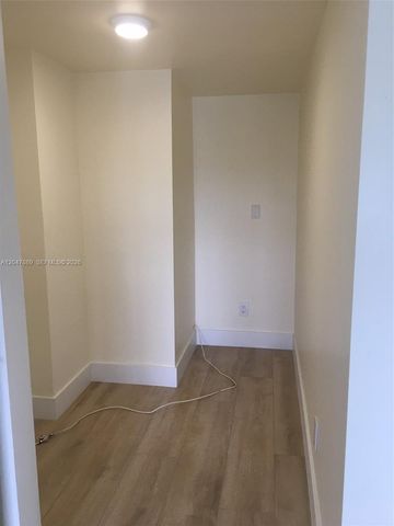 5700 Collins Avenue 6J, Miami Beach, FL 33140