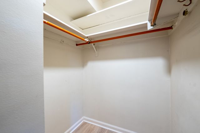 6301 N Sheridan Road 14J, Chicago, IL 60660