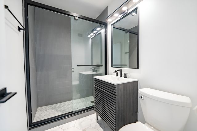 6301 N Sheridan Road 14J, Chicago, IL 60660