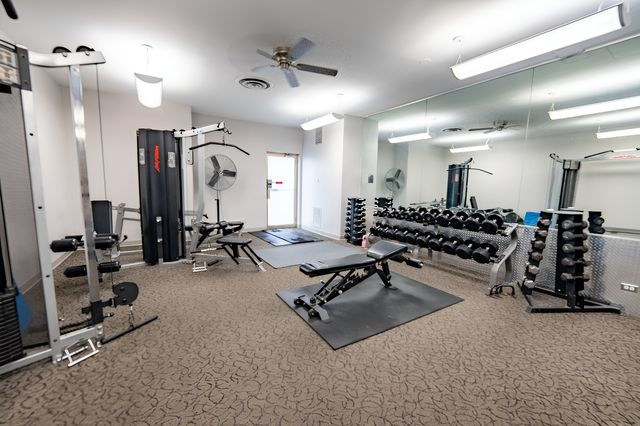 6301 N Sheridan Road 14J, Chicago, IL 60660