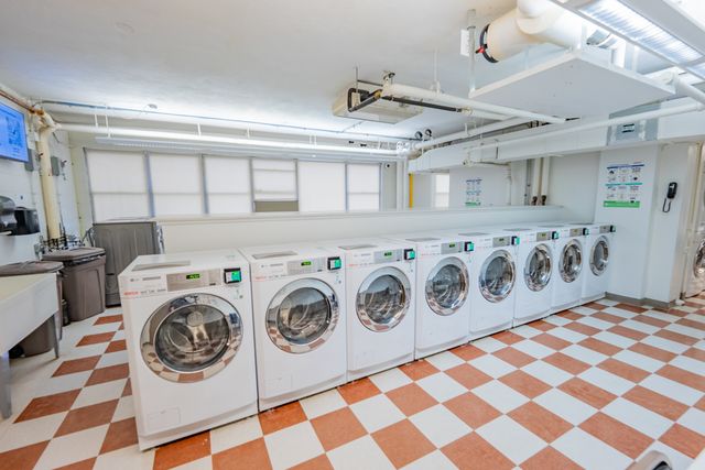 6301 N Sheridan Road 14J, Chicago, IL 60660