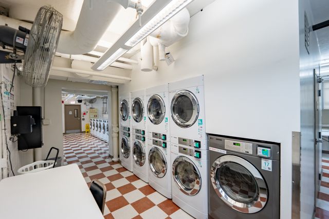 6301 N Sheridan Road 14J, Chicago, IL 60660