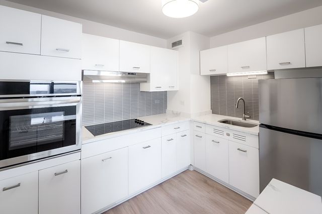 6301 N Sheridan Road 14J, Chicago, IL 60660