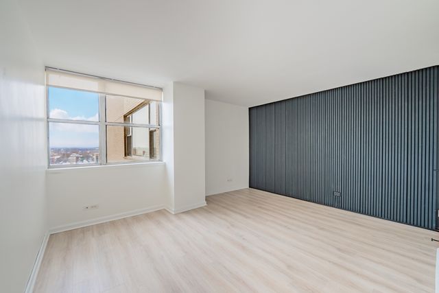 6301 N Sheridan Road 14J, Chicago, IL 60660