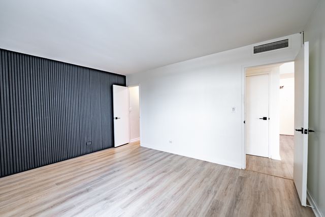 6301 N Sheridan Road 14J, Chicago, IL 60660