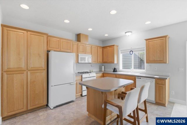 2066 NW Violet Av, Albany, OR 97321