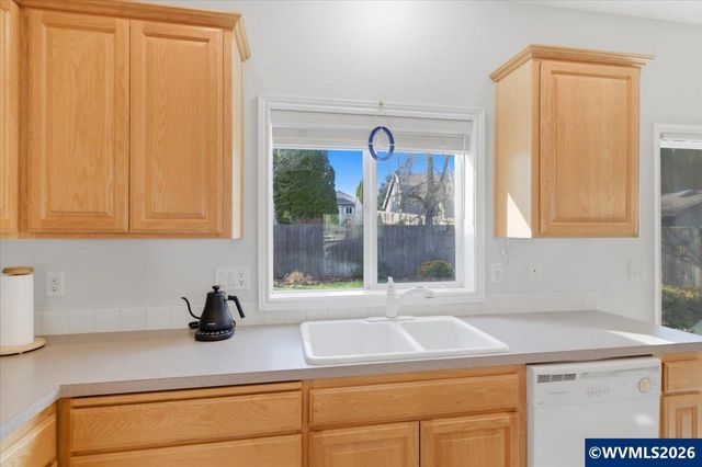 2066 NW Violet Av, Albany, OR 97321