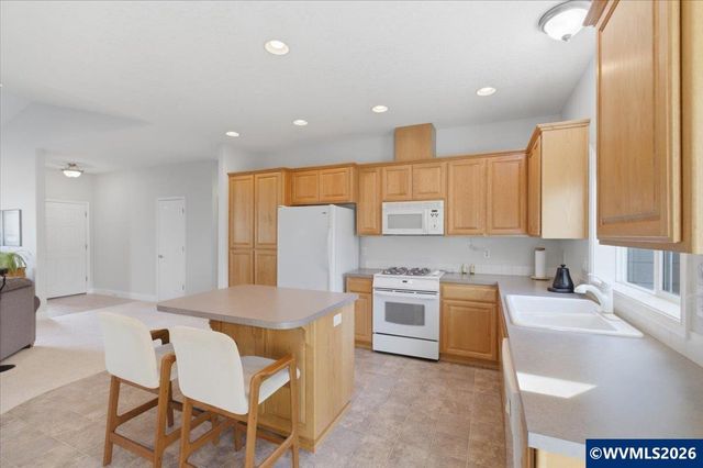 2066 NW Violet Av, Albany, OR 97321