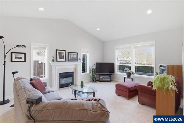 2066 NW Violet Av, Albany, OR 97321