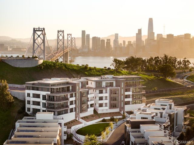 36 Meadow Drive 202, San Francisco, CA 94130