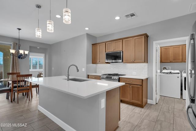 1496 E BLUE GRANITE DRIVE Drive, Green Valley, AZ 85614