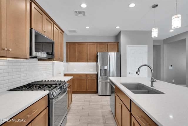 1496 E BLUE GRANITE DRIVE Drive, Green Valley, AZ 85614