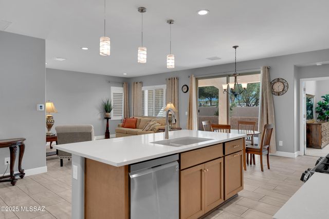 1496 E BLUE GRANITE DRIVE Drive, Green Valley, AZ 85614