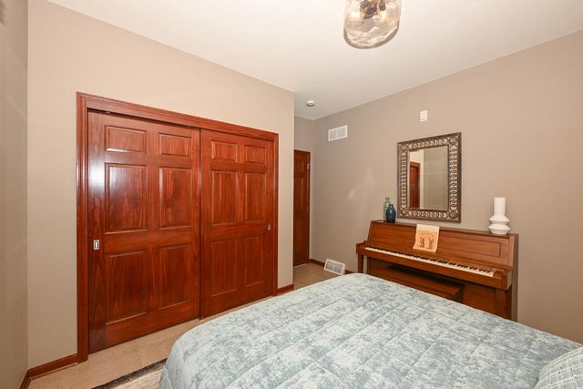 6305 Cedarhedge DRIVE, Mount Pleasant, WI 53406