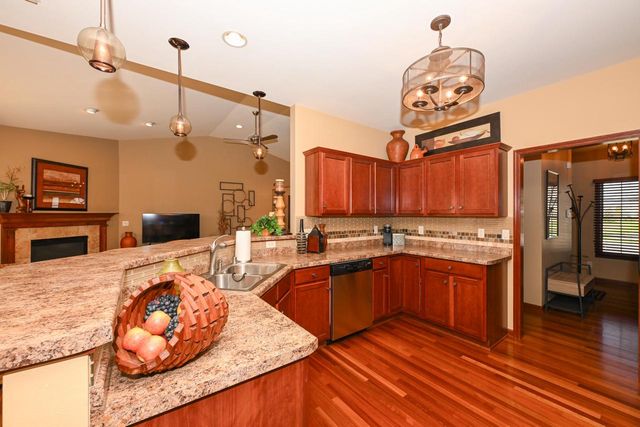 6305 Cedarhedge DRIVE, Mount Pleasant, WI 53406