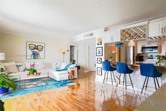 11111 Biscayne Blvd 20E, Miami, FL 33181