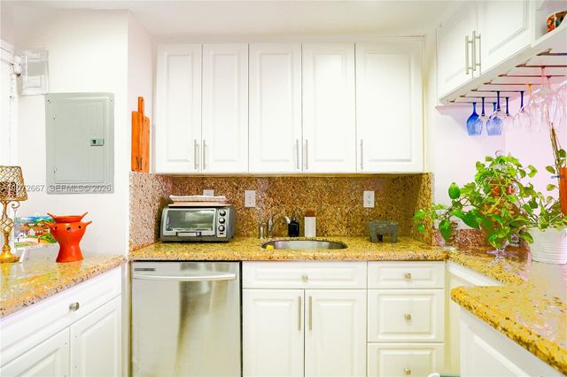 11111 Biscayne Blvd 20E, Miami, FL 33181