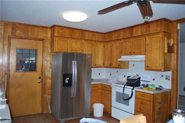 3245 Arnold Road, Hamptonville, NC 27020